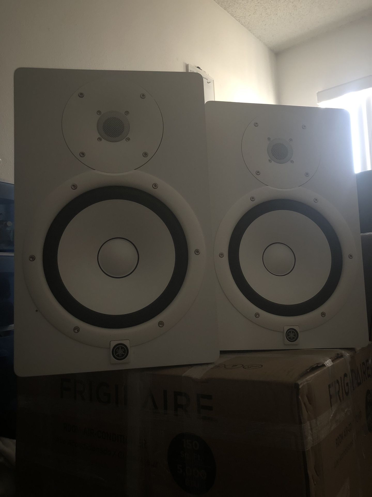 Yamaha HS8 Monitor Speakers