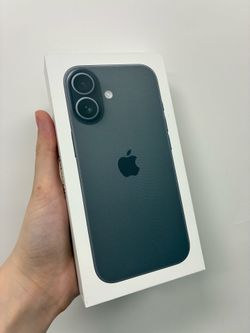 apple iPhone 17 in black available in store!