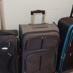 Rolling Luggage Bag With 4wheels $35 For Each