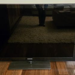 Samsung Flat 55 inch HD TV. In Great Condition!