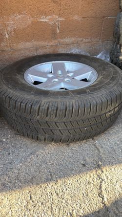 285-70-16 MICHELIN AGILIS CROSS CLIMATE used