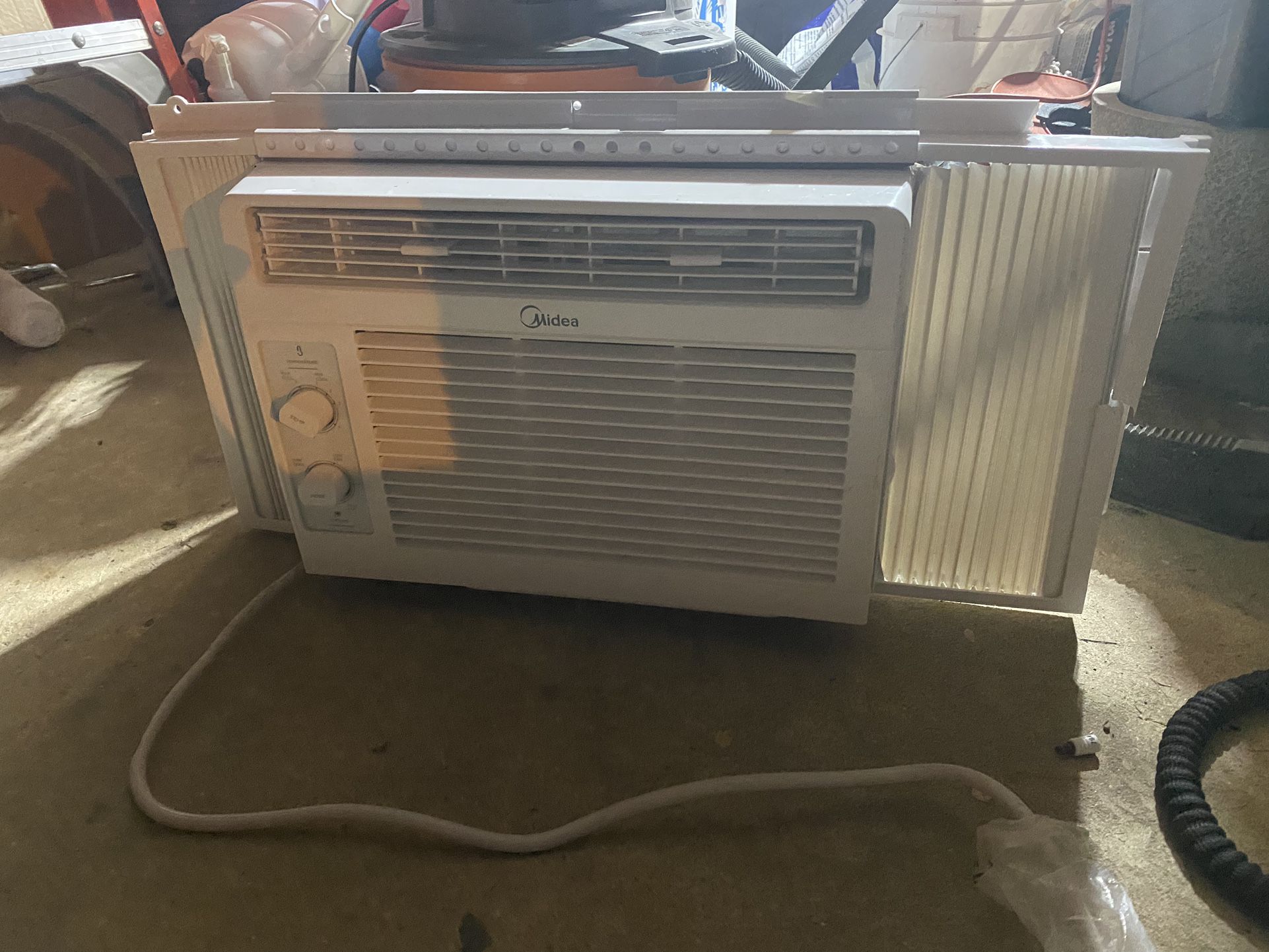 Air Conditioner (window AC)-BTU 5000