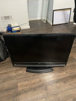 JVC 32” TV with Built in DVD Player