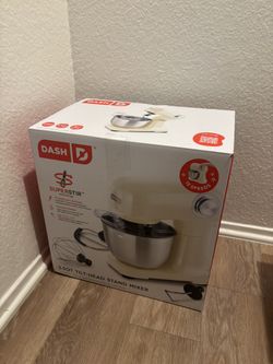 Dash Stand Mixer