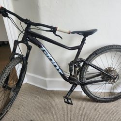 Giant 29er. Large Full Suspension 
