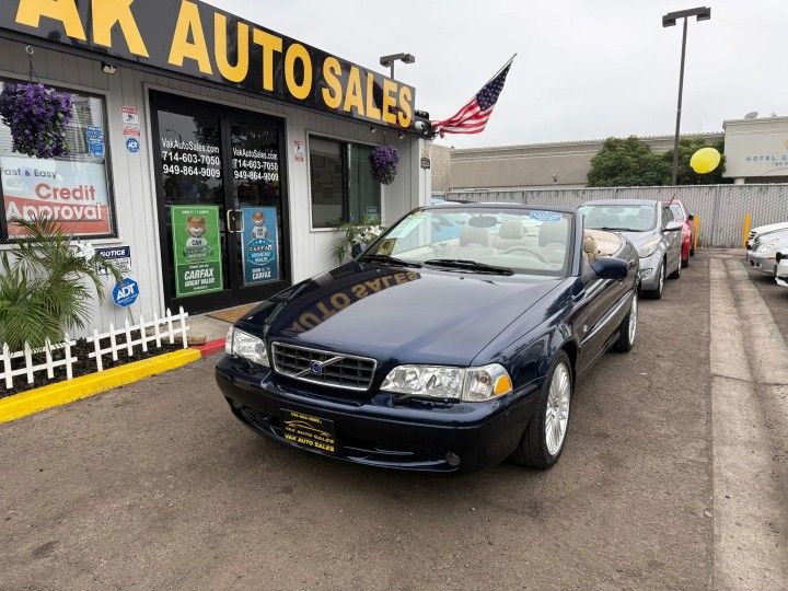 2003 VOLVO C70