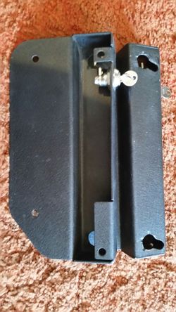 1 set of Saddlebag mounting brackets. Ghost or edge brackets with keys, no other hardware. 10 3/8 center to center.