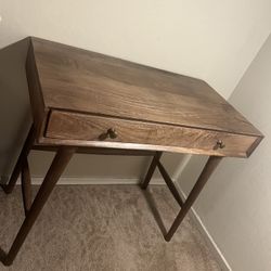 Desk / chair / mirror / night stand 