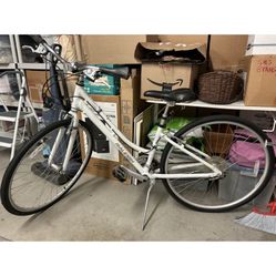 Brand NEW RALEIGH bike 16" White
