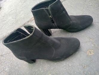 Womans Dress Boots Size 8