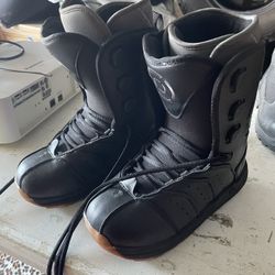 Snow Boots. Like New Size9