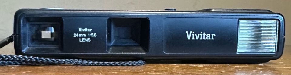 Vintage Vivitar 830 AW 110 Compact Pocket Size Film Camera UNTESTED