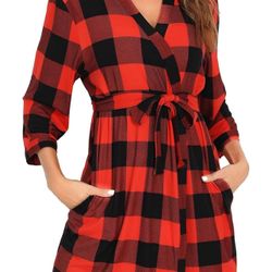 Cozy up in this stylish plaid sleepwear robe. Featuring a classic red and black checkered pattern, this robe is perfect for lounging in comfort and st