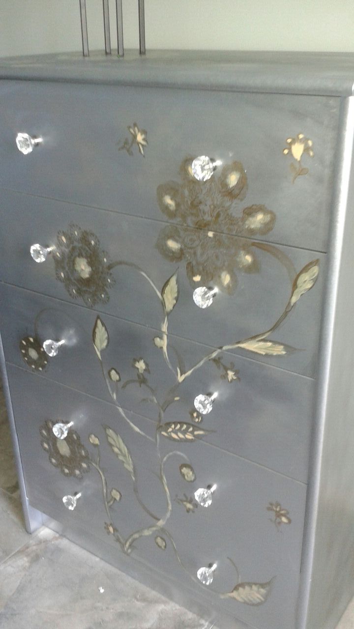 Ctystal hardware dresser