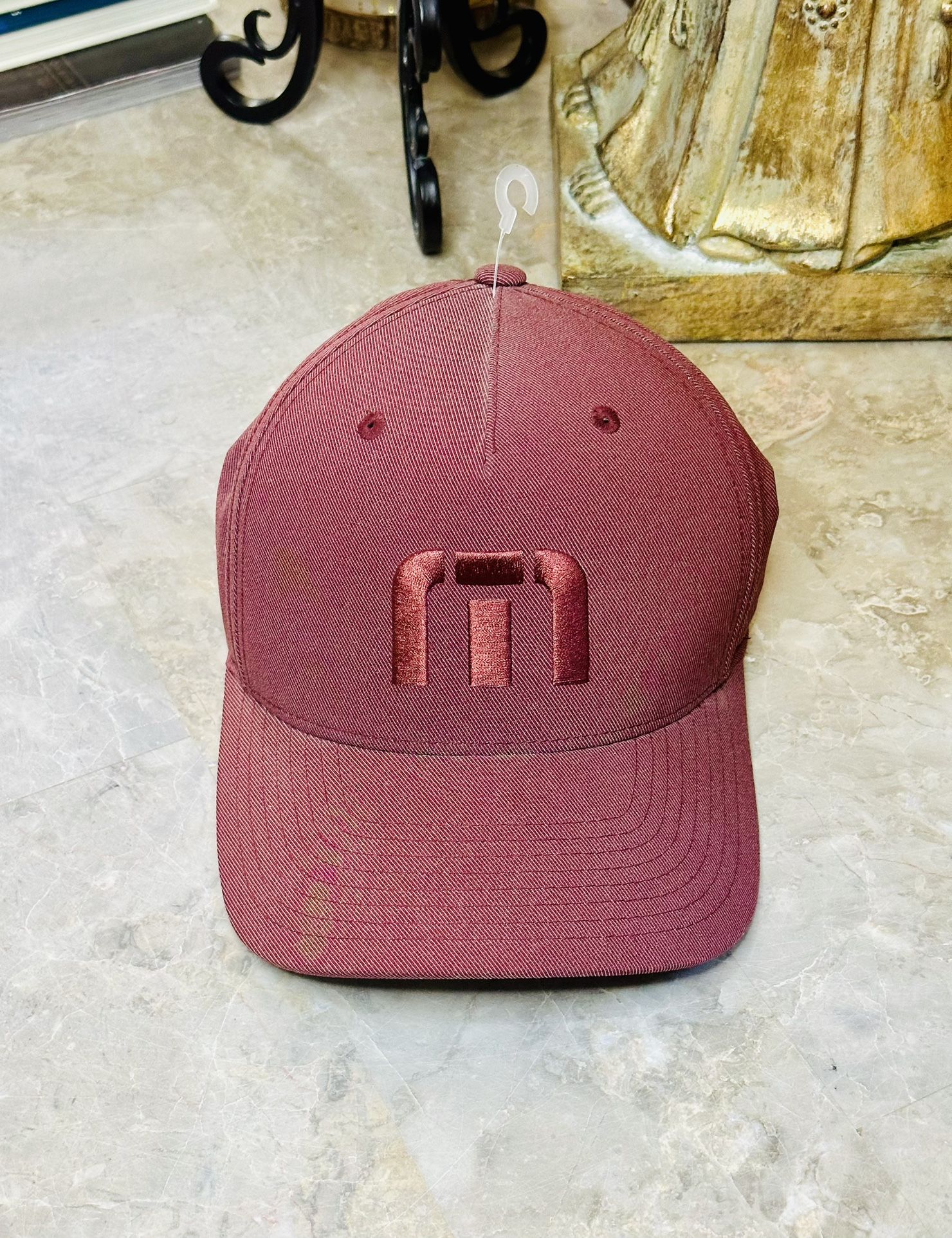 Travis Matthew Hat Cordovan Red Men’s Flexfit Size Small Medium Fitted Hat Golf