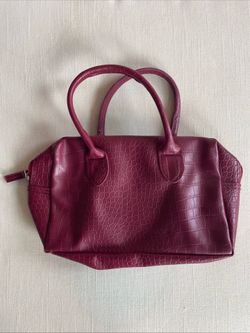 Woman’s Reptile Bag Faux Reptile Print Red/Maroon