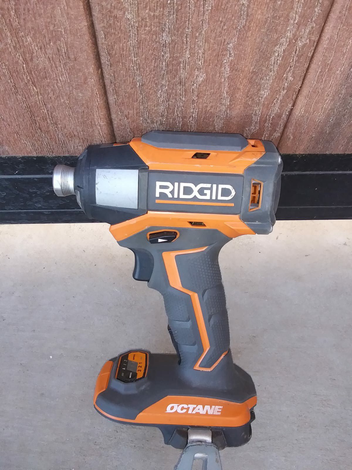 IMPACT DRILL RIDGID BATTERY NOT INCLUDED