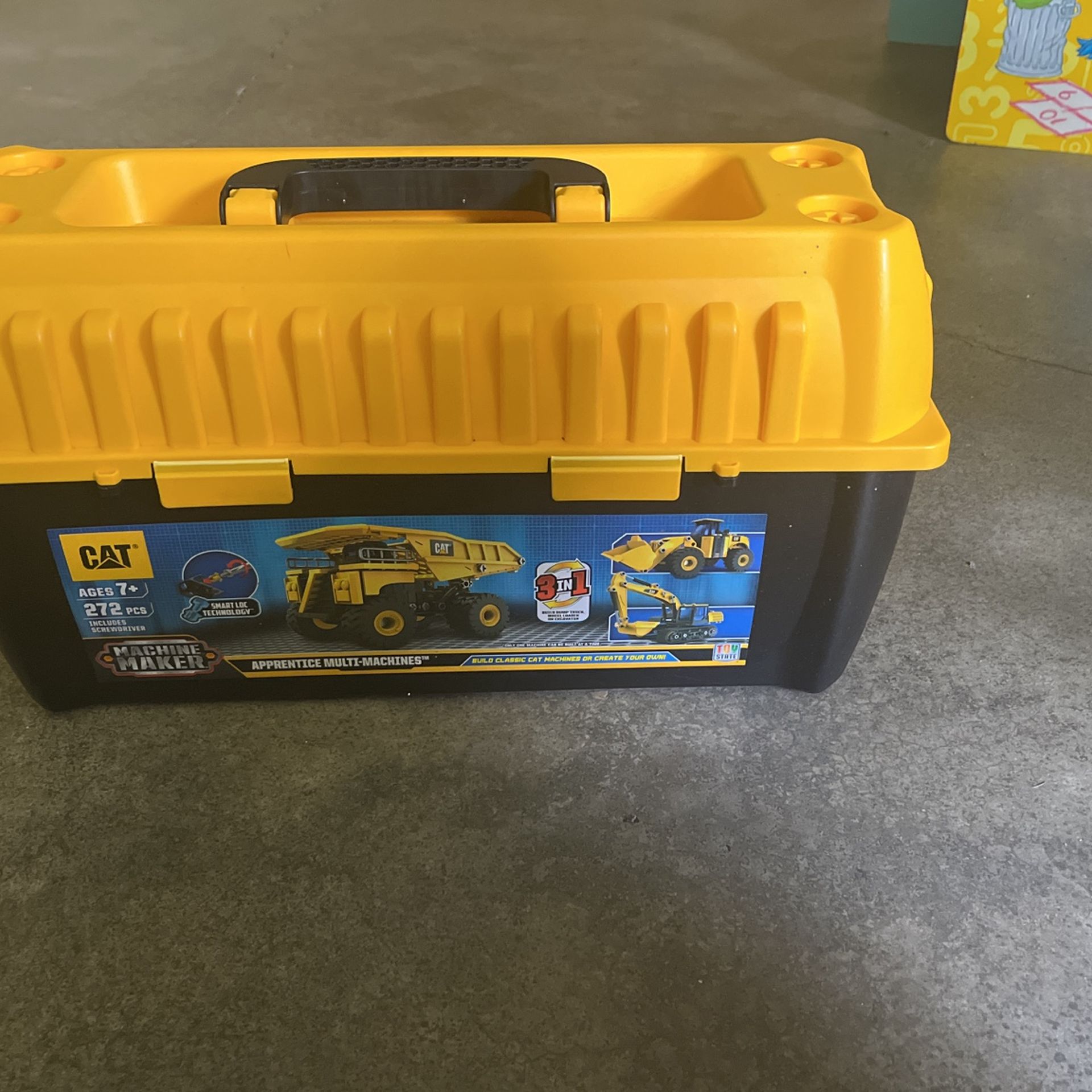 CAT Machine Maker 272 Pcs