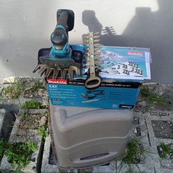 Makita 2 Tools- in One For Grass & Hedges.