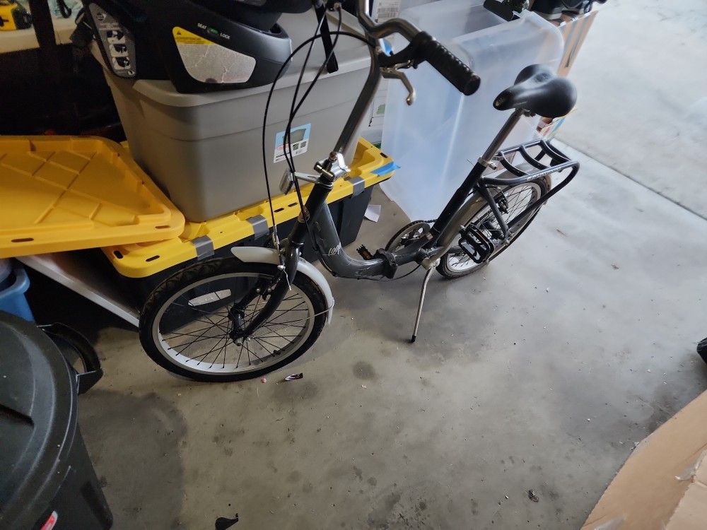 SCHWINN QUALITY FOLDING BIKE