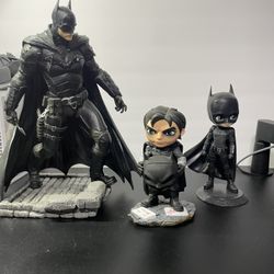 The Batman Statue With Free 2 Smaller Batman Statues