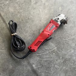 Milwaukee 120v-11A  4-1/2” Grinder 