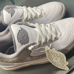 NIKE JORDAN RETRO LOW 