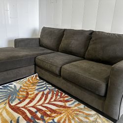 DARK GRAY SECTIONAL COUCH W/ FREE DELIVERY 