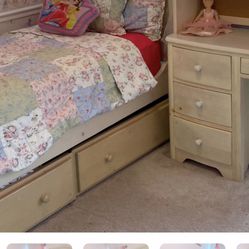 Girls Trundle  Bedroom Set-with Chest/Desk/Hutch