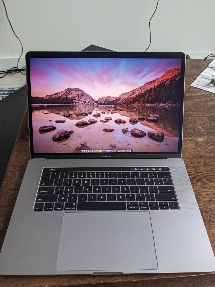 2017 MacBook Pro 15 W/ Touchbar Radeon Pro GPU