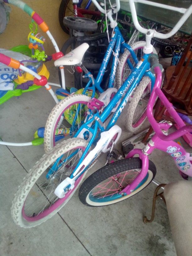 Two Girls Bike For A Great Price $35 Just Back Tires Tubing Needs To Be Checked.
