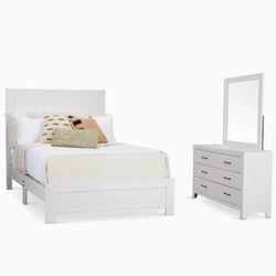White Full Bed/ Bedroom Set 