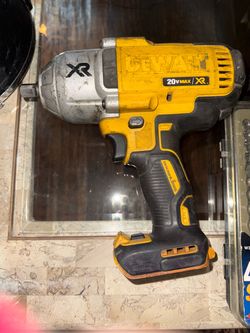 DeWalt 20V MAX* XR Impact Wrench with charger DCF899P1