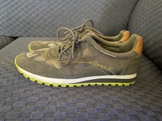 Woman Love shoe Size 8