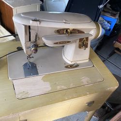 Singer Sewing Machine With Table N Bench