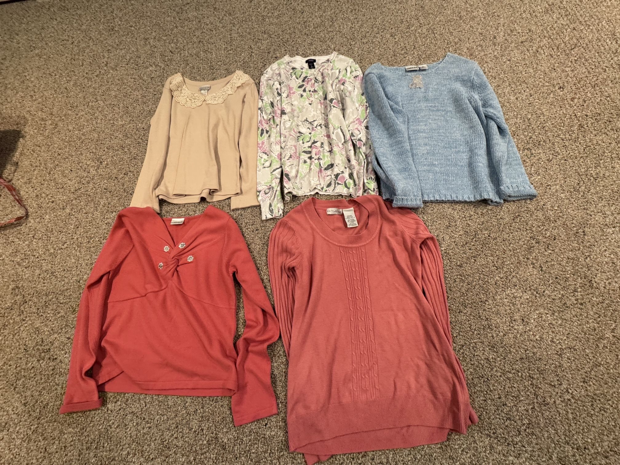 4 Women’s Medium Long Sleeve Sweaters and a Shirt. Name Brands and some with bling