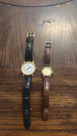 Lot of 2 Analog Wristwatches
