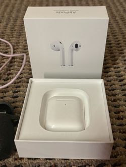 Apple AirPods (1st Generation) with Wireless Charging Case
