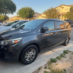 2016 Kia Sedona Van
