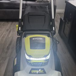 RYOBI 40V SMART TREK CROCC CUT 21" MULTI BLADE, SELF DRIVEN LAWN MOWER
