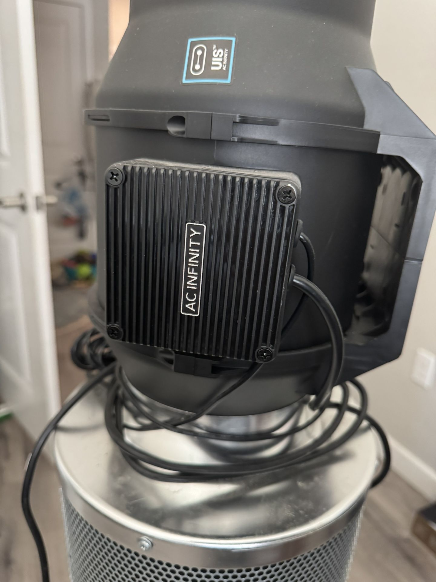 CLOUDLINE PRO T6, Quiet Inline Duct Fan With Carbon Filter