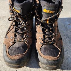Men Boots Size 9 