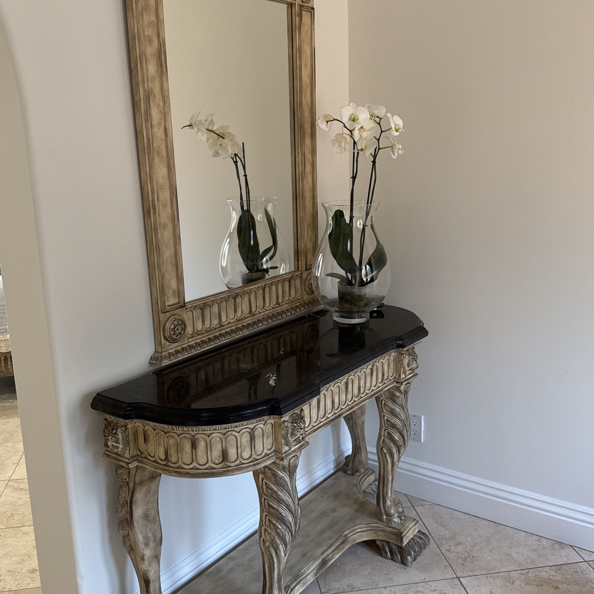 Furniture, Console and Mirror Set