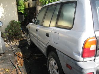 1998 Rav4 Toyota NO TITLE As Is FOR PARTs