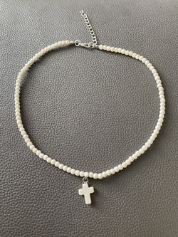 Cross choker necklace