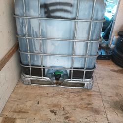 Water Tank 265  Gallons