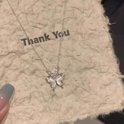 Cold wind ice through cat‘s eye stone exquisite and good-looking with skirt