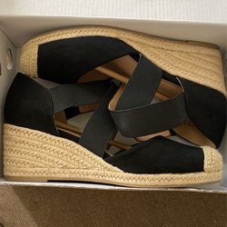 Woman’s Shoes Size 7