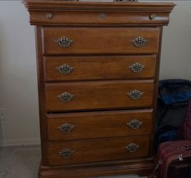 Tall Dresser Kincaid (La-zBoy Furniture)