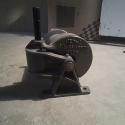 1908 Worm Gear Winch 